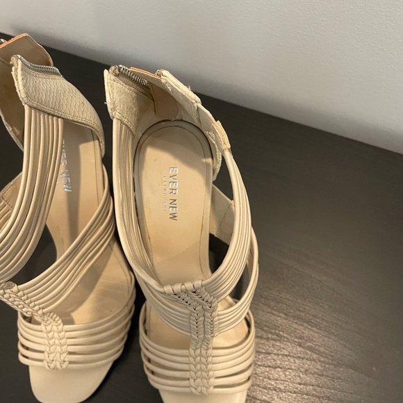 Ever New cream/tan coloured heals- worn once. Great condition. Size 7 - Picture 4 of 4